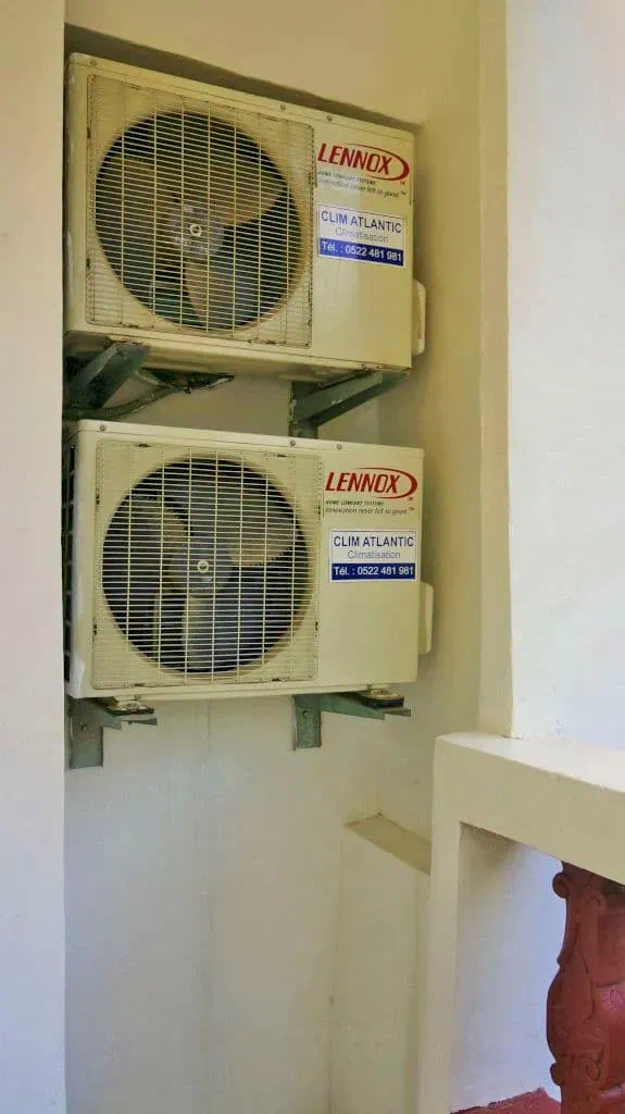 Два блока кондиционеров